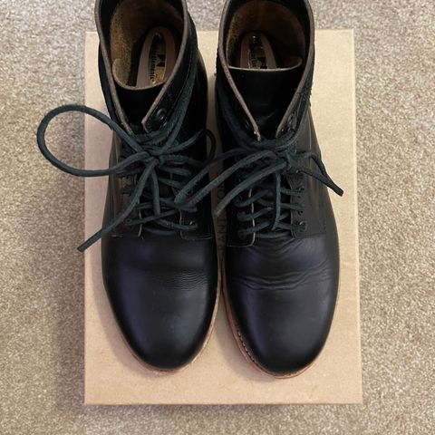 Search result thumbnail of Oak Street Bootmakers Trench Boot in Horween Black Chromexcel