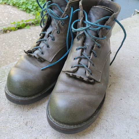 Origin The Coronado Boot in Slate Waxed Pull Up