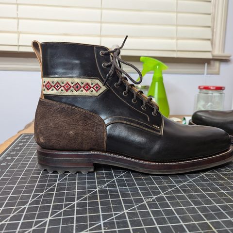 Arno Vishivanka in Maryam 1071 Pull-up Shell Cordovan