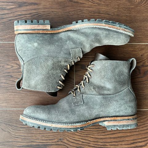Viberg Country Boot in C.F. Stead Anthracite Waxed Roughout