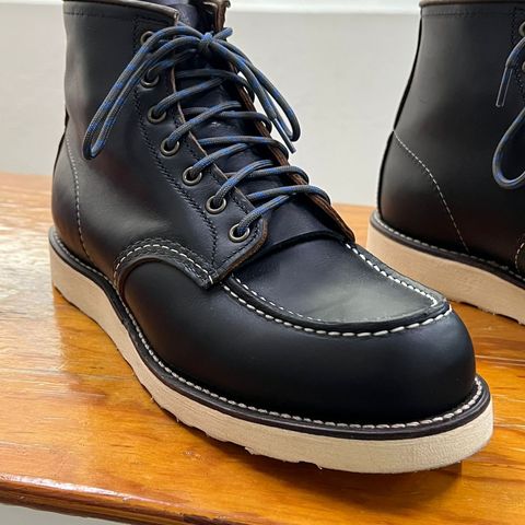 Red Wing 6-Inch Classic Moc in S.B. Foot Black Prairie