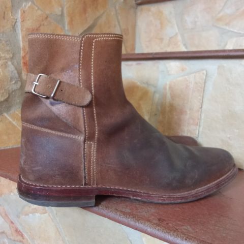 View photo of Portuguese Maker Custom Model in Couro Vaca