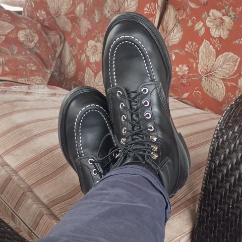 Red Wing 8133 "Frankfurter" Moc in S.B. Foot Black Chrome