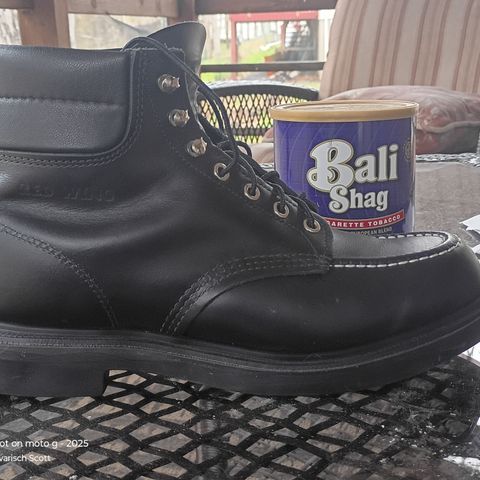 Red Wing 8133 "Frankfurter" Moc in S.B. Foot Black Chrome