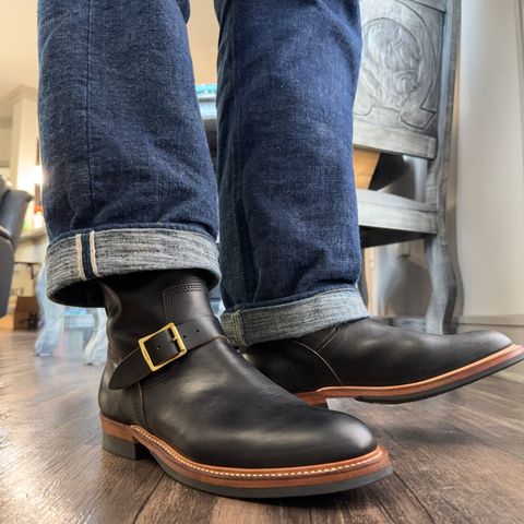 The Flat Head Engineer Boots in Horween Black Chromexcel