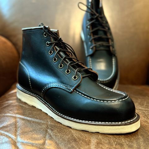 Red Wing 6-Inch Classic Moc in S.B. Foot Black Prairie