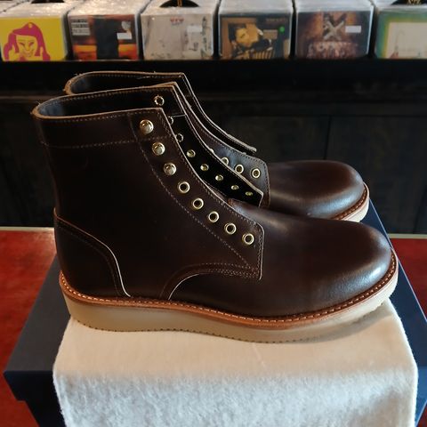 Oak Street Bootmakers Trench Boot in Horween Cinnamon Waxed Flesh