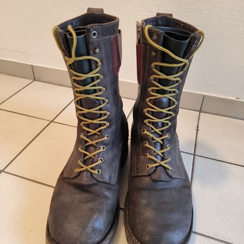 View photo of Drew's Boots 10-Inch Logger in Brown Roughout