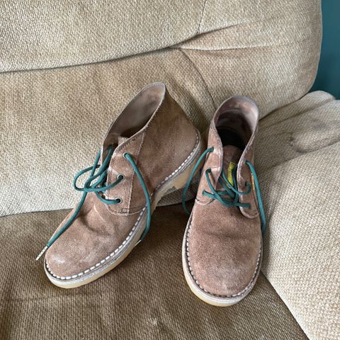 Jim Green Vellie in Khaki Rough Out