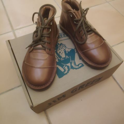 Jim Green African Ranger Barefoot Boot in Jim Green / Natural Veg Retan