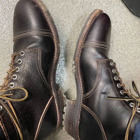 Thursday Vanguard in Horween Waxed Cacao
