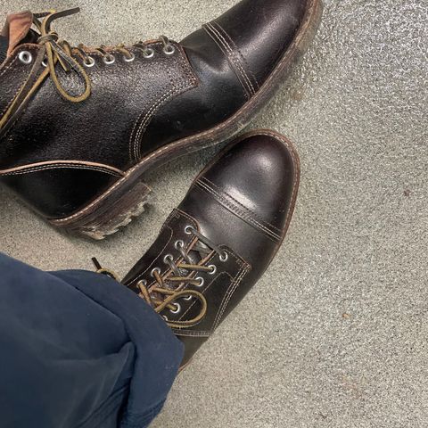 Thursday Vanguard in Horween Waxed Cacao