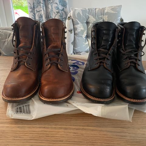 Red Wing Blacksmith in S.B. Foot Black Prairie