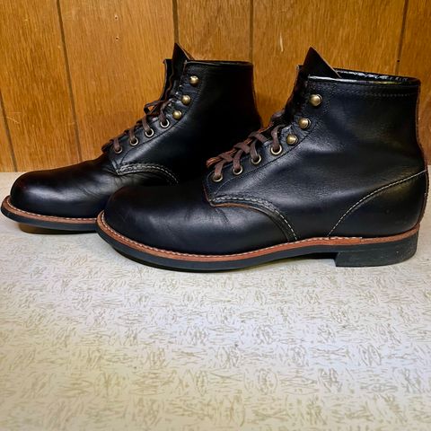 Red Wing Blacksmith in S.B. Foot Black Prairie