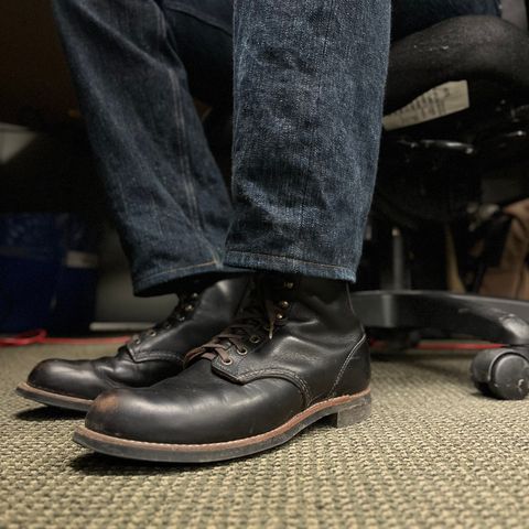 Red Wing Blacksmith in S.B. Foot Black Prairie