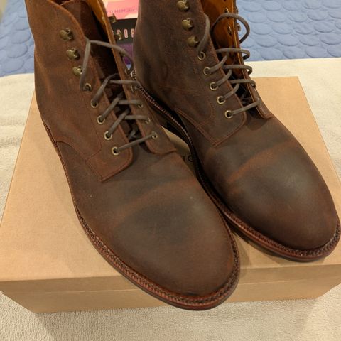 Grant Stone Edward Boot in C.F. Stead Tobacco Waxy Commander Suede