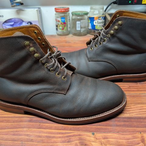 Grant Stone Edward Boot in C.F. Stead Tobacco Waxy Commander Suede