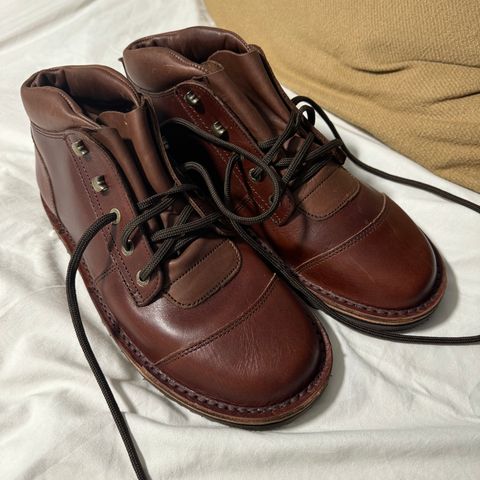 Jim Green African Ranger Barefoot Boot in Walnut Veg Retan
