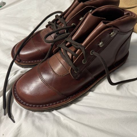 Jim Green African Ranger Barefoot Boot in Walnut Veg Retan