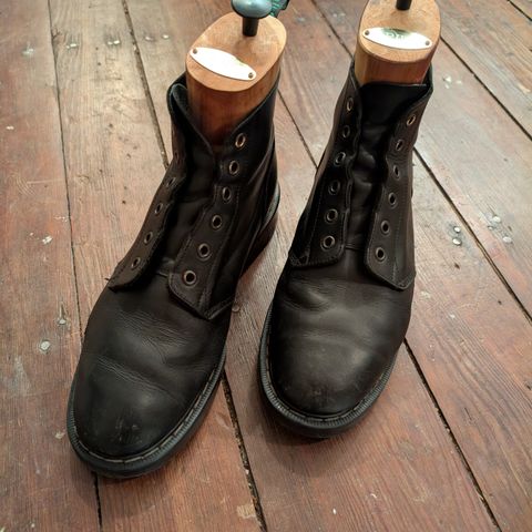 Solovair Astronaut Boot in Black Greasy