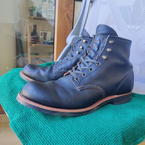 Red Wing Blacksmith in S.B. Foot Black Prairie