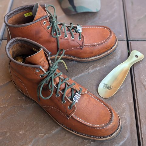 Red Wing 6-Inch Classic Moc in S.B. Foot Oro Legacy