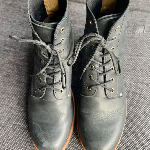 View photo of Urban Shepherd Scout Charcoal in Waxed Portugese Calfskin