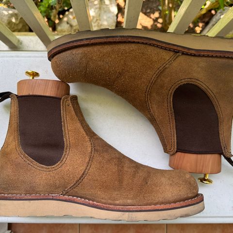 Red Wing Classic Chelsea in S.B. Foot Hawthorne Muleskinner