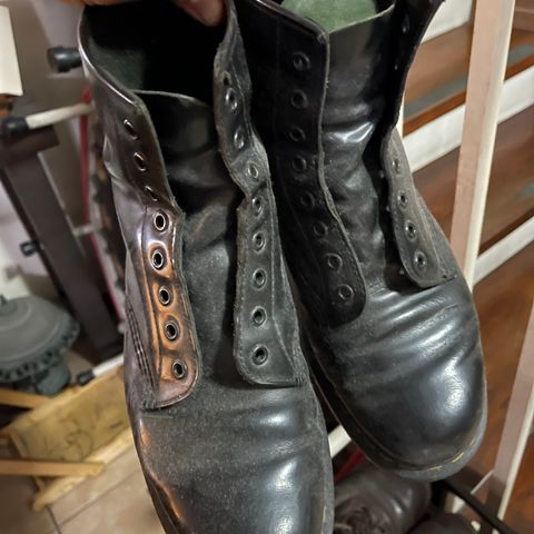 Dr. Martens 1460 in Black Smooth Leather