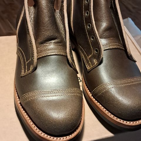 Truman Cap Toe Boot in Horween Olive Waxed Flesh