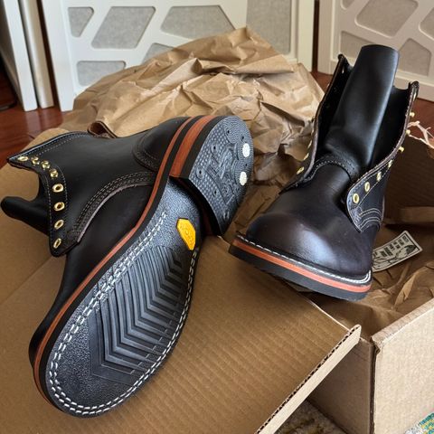 Nicks Falcon in Wickett & Craig Java Double Stuffed