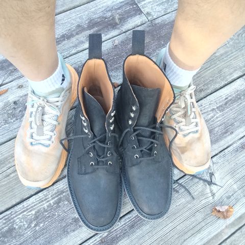 Tricker's Burford Country Boot in C.F. Stead Black Waxy Commander Suede