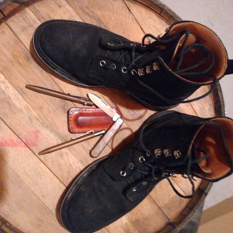 Tricker's Burford Country Boot in C.F. Stead Black Waxy Commander Suede