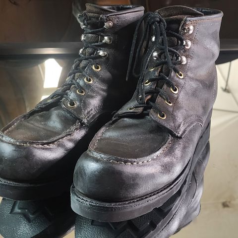 Red Wing 6-Inch Classic Moc in S.B. Foot Slate Muleskinner