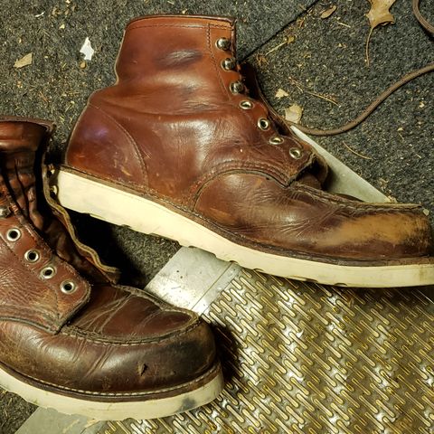 Red Wing 6-Inch Classic Moc in S.B. Foot Oro Legacy