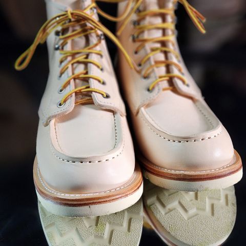 KIND TENDER Moctoe Boots in Italian Veg-Tanned Leather