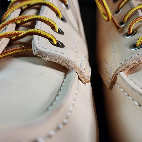 KIND TENDER Moctoe Boots in Italian Veg-Tanned Leather