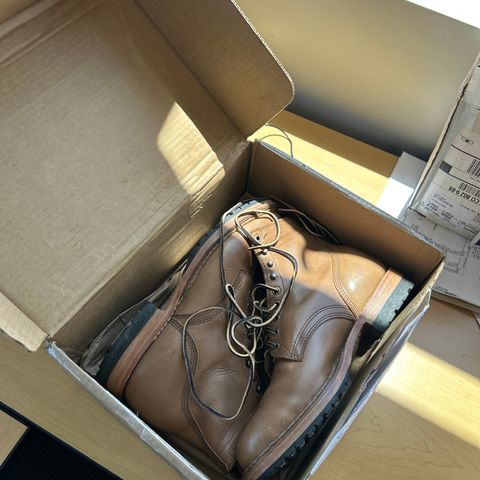 White's MP-M1 in Horween Natural Chromexcel