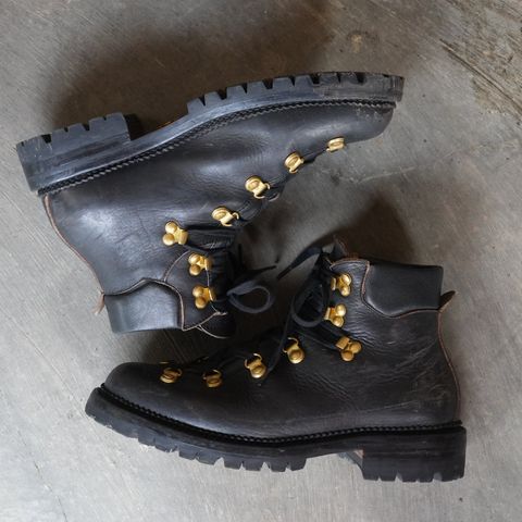 Sagara Trailmaster in Arborwax Blackrust