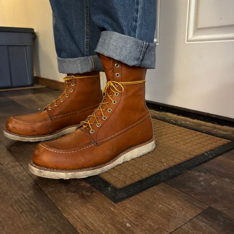 Red Wing 8-Inch Classic Moc in S.B. Foot Oro Legacy