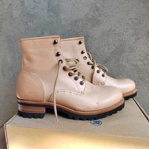 Butts and Shoulders The Heritage Boots in Natural Leather