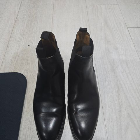 Meermin Wholecut Chelsea Boot in Zonta Boxcalf