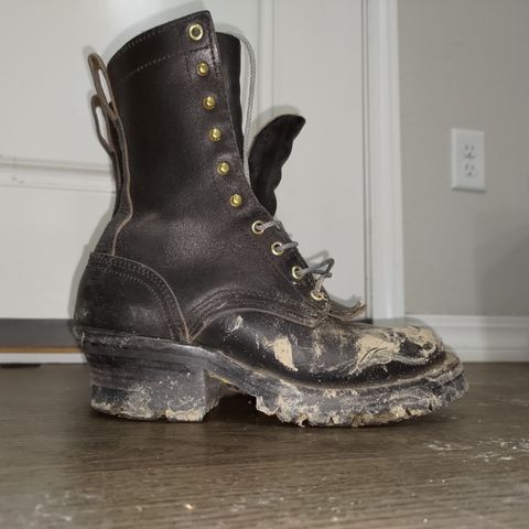 Nicks Urban Logger in Horween Black Waxed Flesh