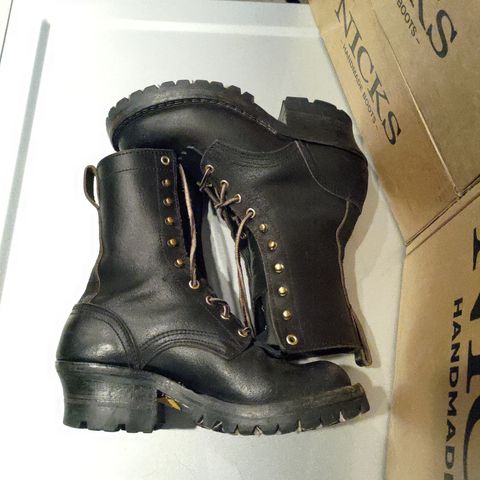 Nicks Urban Logger in Horween Black Waxed Flesh