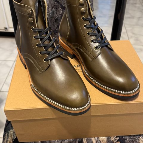 Junkard SC Plain Toe in Maryam Olive Horsebutt