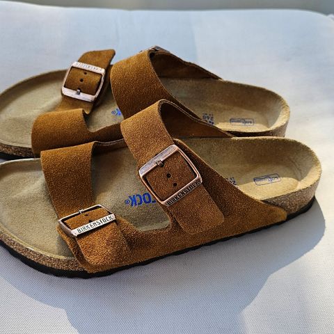 Birkenstock Arizona in Mink Suede