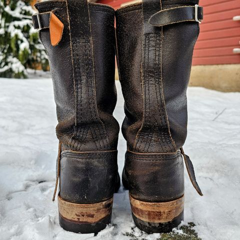 Wesco Standard And Strange Collab: The Quick Striker in Horween Olive Waxed Flesh
