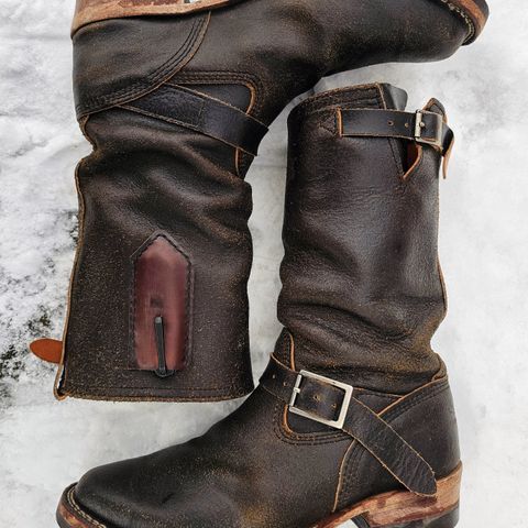 Wesco Standard And Strange Collab: The Quick Striker in Horween Olive Waxed Flesh