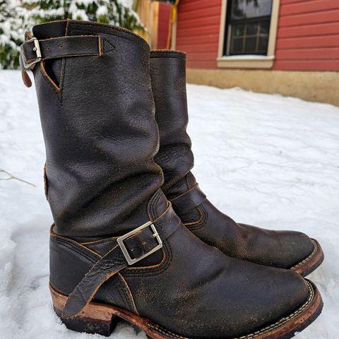 Wesco Standard And Strange Collab: The Quick Striker in Horween Olive Waxed Flesh