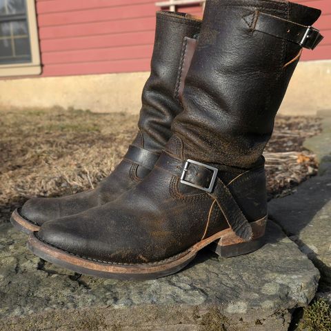 Wesco Standard And Strange Collab: The Quick Striker in Horween Olive Waxed Flesh